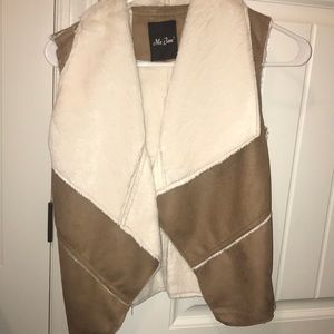 Kids fur vest size 12